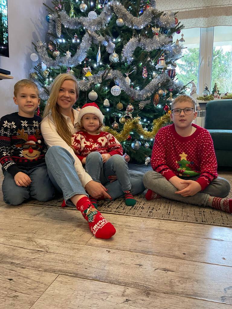 Monika wraz z dziećmi podczas ostatnich świąt Bożego Narodzenia