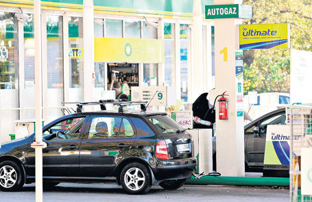 Na łódzkich stacjach benzynowych średnia cena autogazu wynosi 2,70 zł, to o grosz mniej niż średnia cena tego paliwa w kraju. 