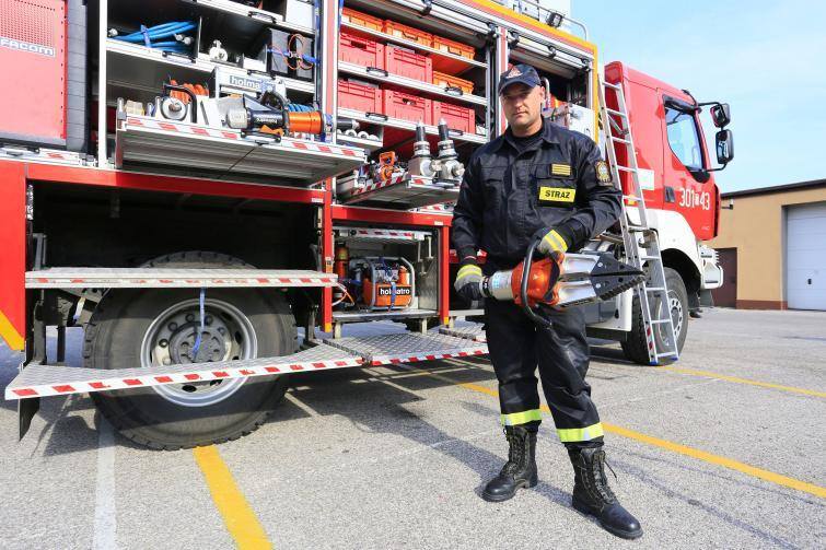 Wóz ratownictwa technicznego straży pożarnej - jakie ma wyposażenie? (WIDEO)
