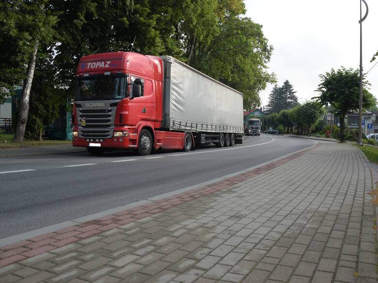 Po wypadku ruch samochodów ciężarowych odbywa się objazdami m.in. przez Rymanów-Zdrój
