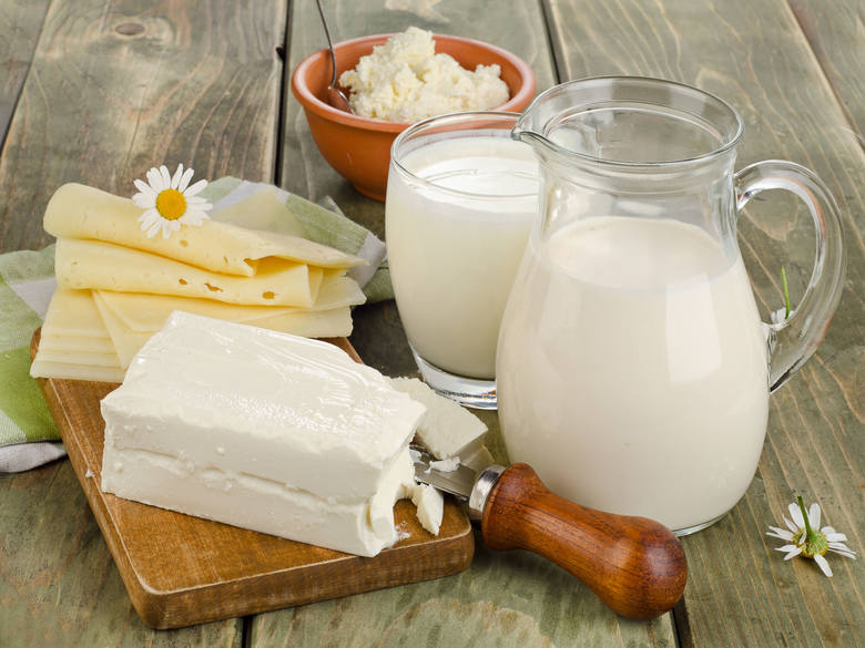 W diecie śródziemnomorskiej - produkty mlecznie nie powinny być pomijane - stanowią bowiem źródło wapnia.