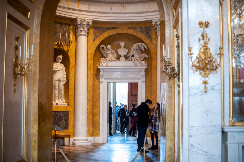 Wnętrze Pałacu na Wyspie z Łazienkach Królewskich w Warszawie