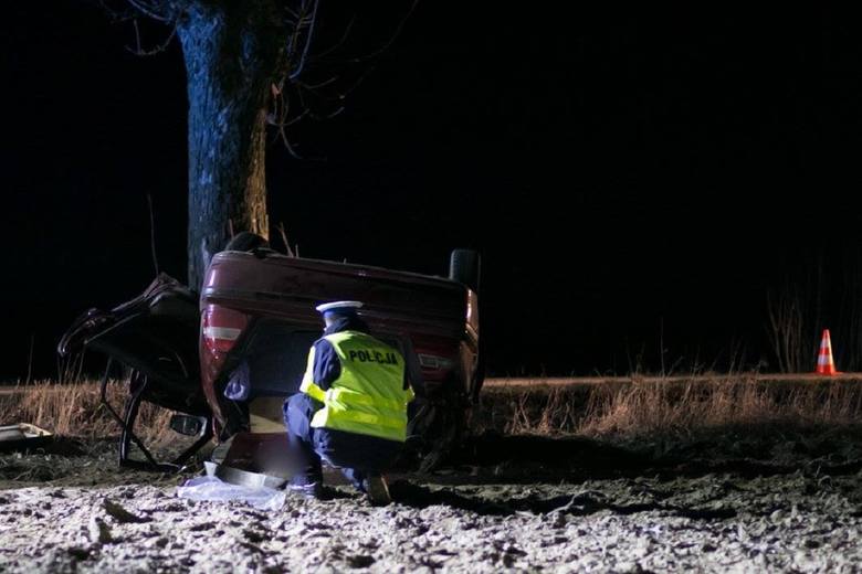 Tragiczny wypadek na trasie Iwno-Kcynia. Nie żyje jedna osoba, cztery ranne