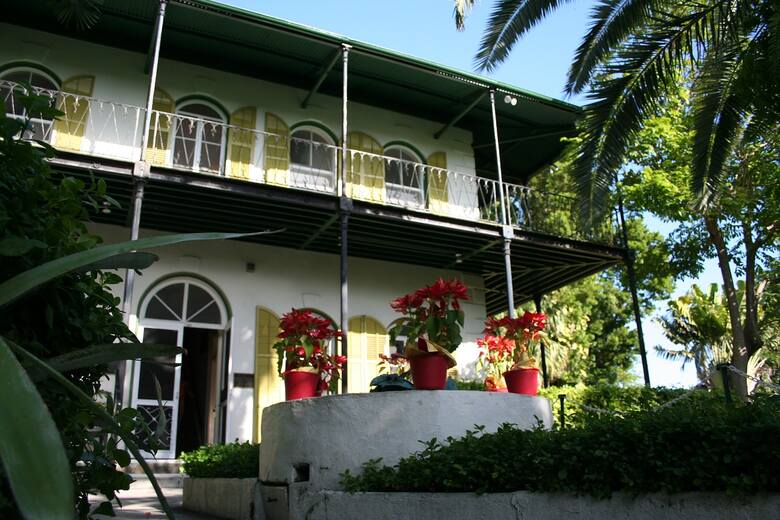 Tak wygląda posiadłość Hemingwaya w Key West, dziś znajduje się tam muzeum pisarza.