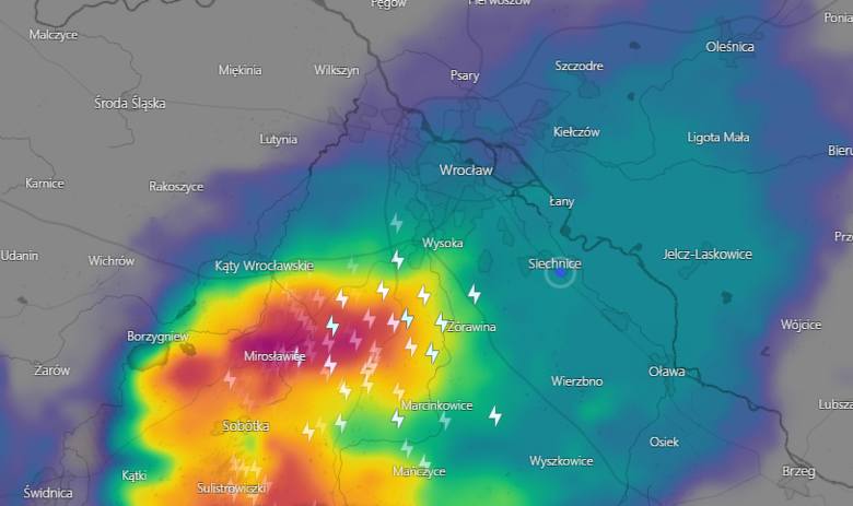 Gwałtowne burze z gradem przeszły przez Wrocław i region [FILMY, ZDJĘCIA]