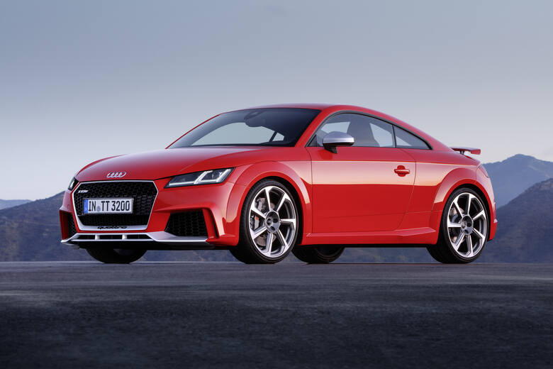 Audi TT RS Nowy, pięciocylindrowy silnik generuje moc 400 KM, czyli o 60 KM więcej niż jego poprzednik. Maksymalny moment obrotowy 480 Nm dostępny jest