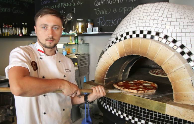 W nowej włoskiej restauracji można oczywiście spróbować także prawdziwej włoskiej pizzy, wypiekanej w piecu kalabryjskim, dzięki któremu ciasto ma oryginalny