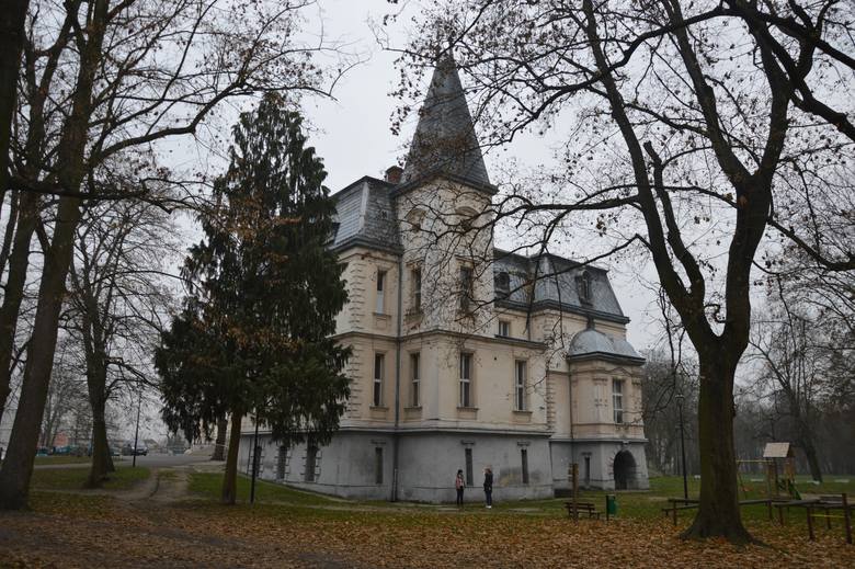 Utrzymanie i remontowanie zabytkowego pałacu w Trzebiechowie jest bardzo kosztowne. To właśnie dlatego urząd gminy już od pewnego czasu starał się znaleźć