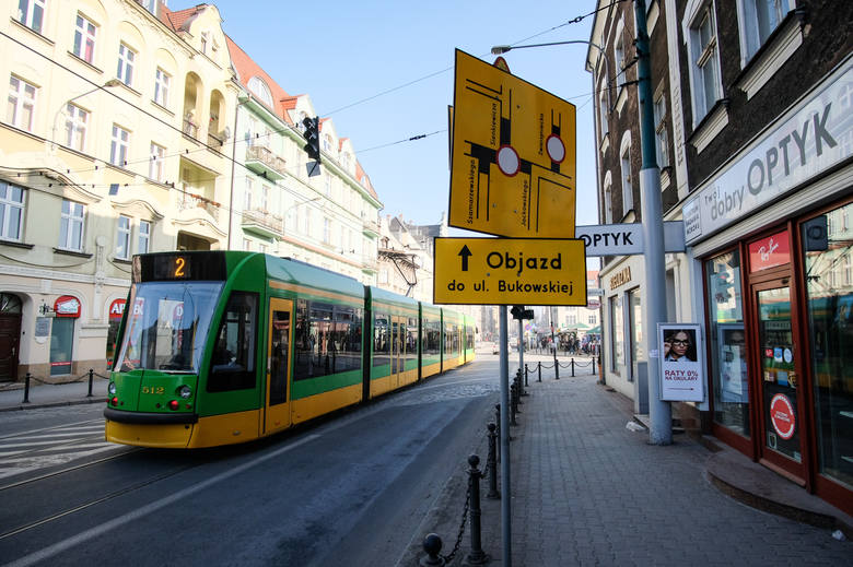 Na skrzyżowaniu ulic Dąbrowskiego, Kościelnej i Kraszewskiego wciąż działa sygnalizacja