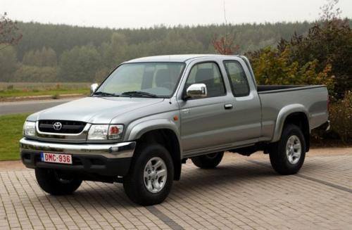 Fot. Toyota: Hiluxy trzymają ceny – na auto poprzedniej generacji wyprodukowane w 2004 r. przyjdzie wydać ok. 90 tys. zł.