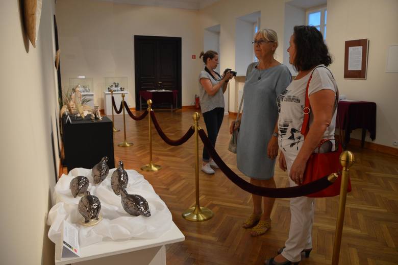 Wystawę prac Jadwigi Dębskiej otwarto w łowickim muzeum [Zdjęcia]
