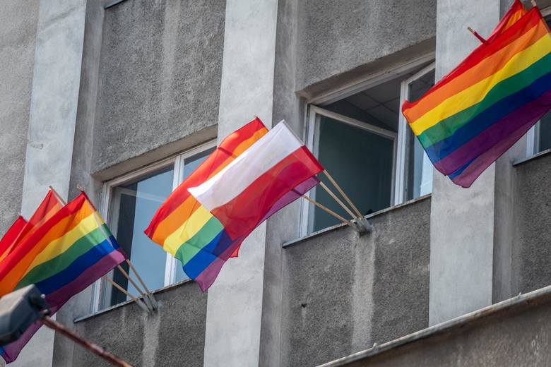 Stanowisko biura ZMP w sprawie "stref wolnych od LGBT" spotkało się z krytyką prezydenta Jacka Jaśkowiaka oraz poznańskiej radnej Doroty Bonk-Hammermeister.