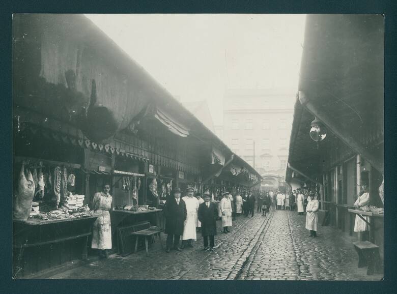 Jatki rzeźnicze przy ul. Siennej. . Fotografia z zakładu fotograficznego Antoniego Pawlikowskiego z 1929 roku. 