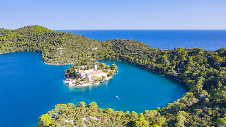 Widok na jedną z chorwackich wysp 