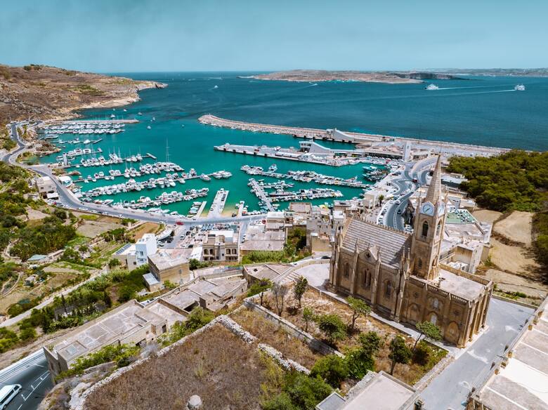 Widok na port na Wyspie Gozo, Malta