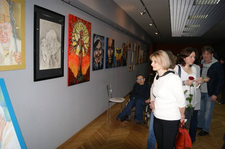 Wystawa rawskich artystów w MDK