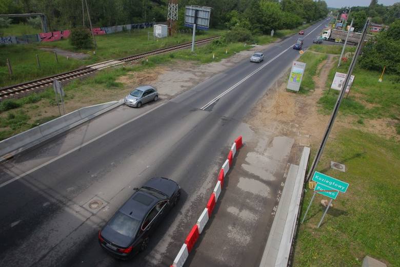 Do realizacji został czwarty etap modernizacji Gdyńskiej  na odcinku od granic Poznania do wjazdu do Centralnej Oczyszczalni Ścieków w Koziegłowach.