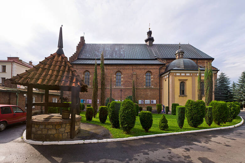 Kościół oo. Franciszkanów w Krośnie.CC BY-SA 3.0 pl