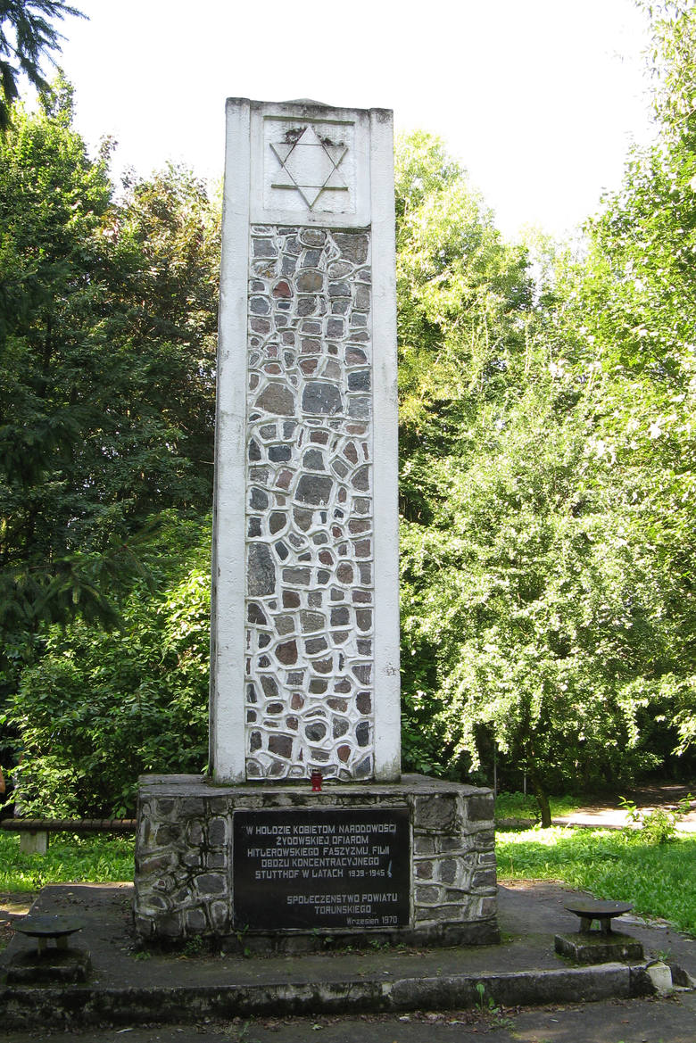 Pomnik pomordowanych kobiet pochodzenia żydowskiego na półwyspie Jeziora Grodno