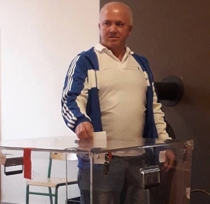 W Janiszowicach głosuje Arkadisz Duziak.
