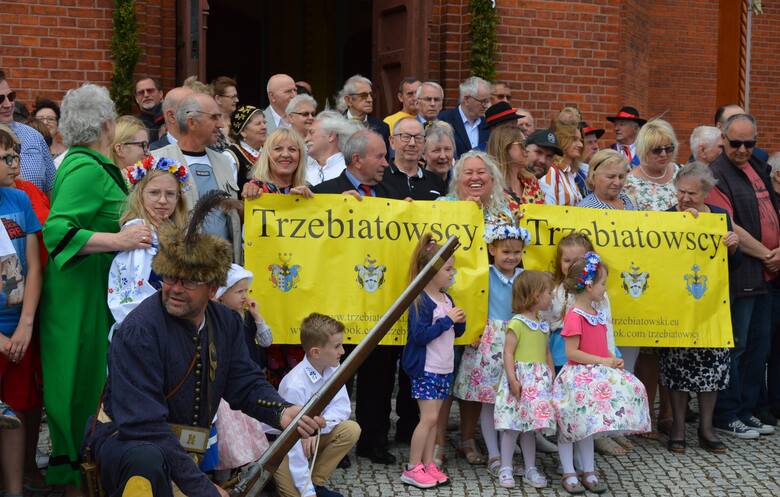 Członkowie rodu Trzebiatowskich spotkali się już po raz 21. Główne uroczystości zjazdu odbyły się w kościele pw. św. Wojciecha w Tuchomiu