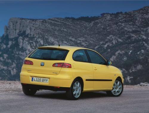 Fot. Seat: Ibiza z silnikiem 1,4 l o mocy 75 KM ustępuje Corsie dynamiką.