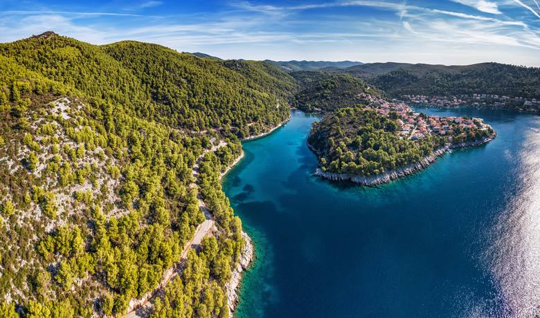 Park Krajobrazowy Telašćica to jedno z najcudowniejszych miejsc nad Adriatykiem. Odnajdziemy tutaj nie tylko urocze zakątki i piękne plaże, ale także