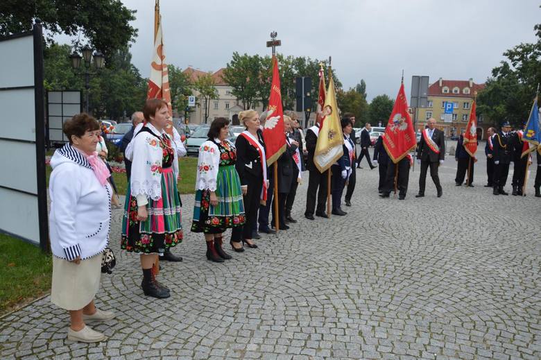 Obchody powstania NSZZ "Solidarność" w Łowiczu [Zdjęcia]