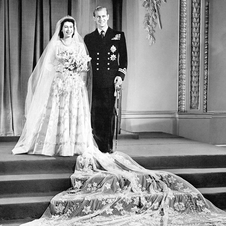 Zdjęcie ślubne księżniczki Elżbiety i Filipa Mountbatten (20 listopada 1947 r., pałac Buckingham)