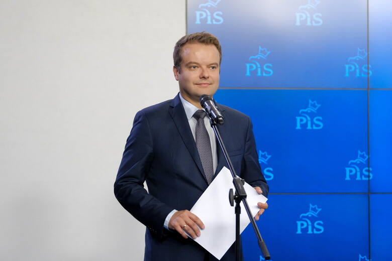 Bochenek: Uważamy więc, że referendum będzie jedyną możliwością, która zagwarantuje Polakom to, iż te kwestie będą niepodważalne, czyli sprawa związana