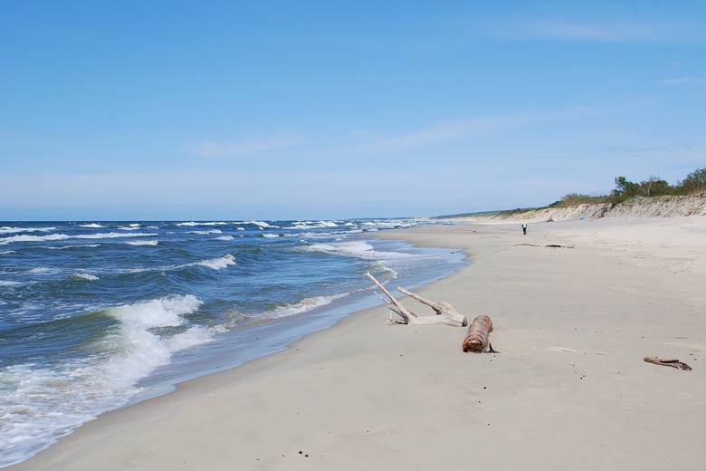 10. Krynica MorskaKolejna bardzo szeroka plaża, na dodatek bardzo nasłoneczniona i codziennie sprzątana. Sporo tu atrakcji dla rodzin z dziećmi, takich