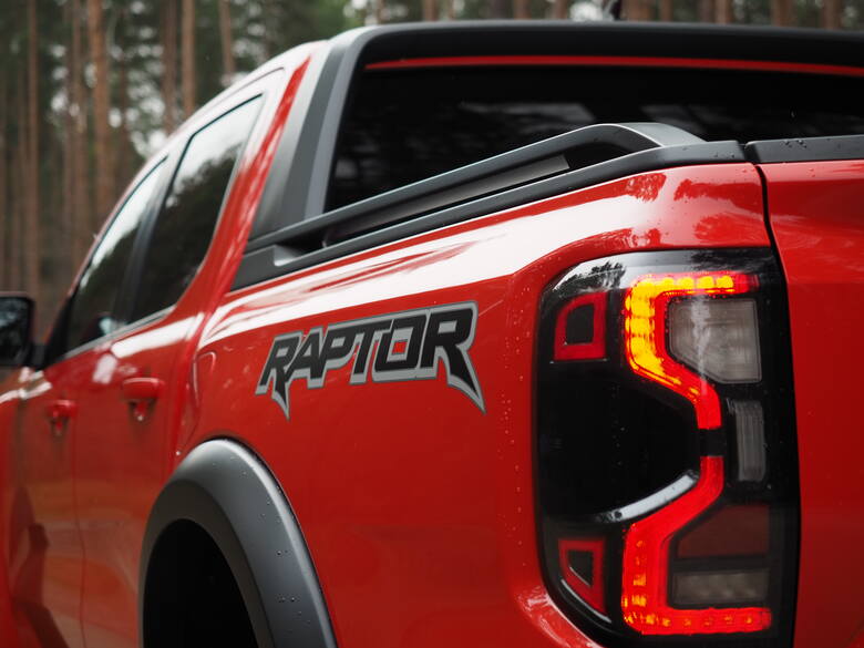 Ford Ranger Raptor jest, był i zawsze będzie niesamowitym samochodem. Może nie jest to pojazd konieczny do codziennej pracy, w której wystarczy "zwykły"