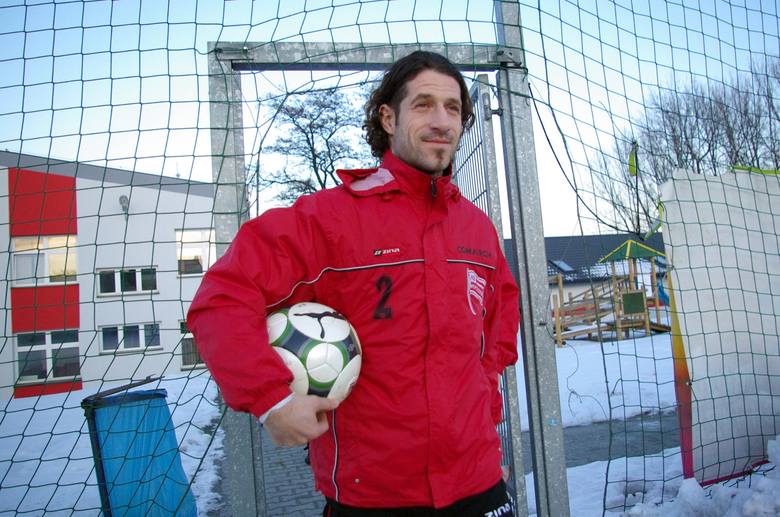 Maciej Murawski jest zielonogórzaninem. Uczestnik mundialu w 2002 roku. Grał m.in. w Legii, Lechu Poznań, Arminii Bielefeld