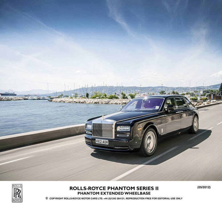 9. Rolls-Royce Phantom 6.7 V12 EWBCena: 1 445 000 złSilnik: V12, 460 KMPrędkość maksymalna: 240 km/hPrzyspieszenie 0-100 km/h: 6,1 s„Najlepszy samochód