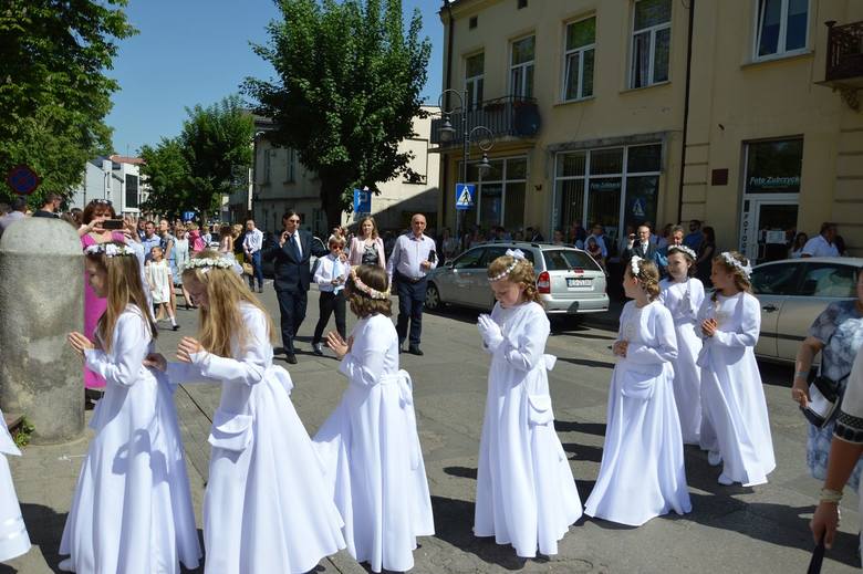KOMUNIE: I Komunia Święta w parafii św. Jakuba w Skierniewicach