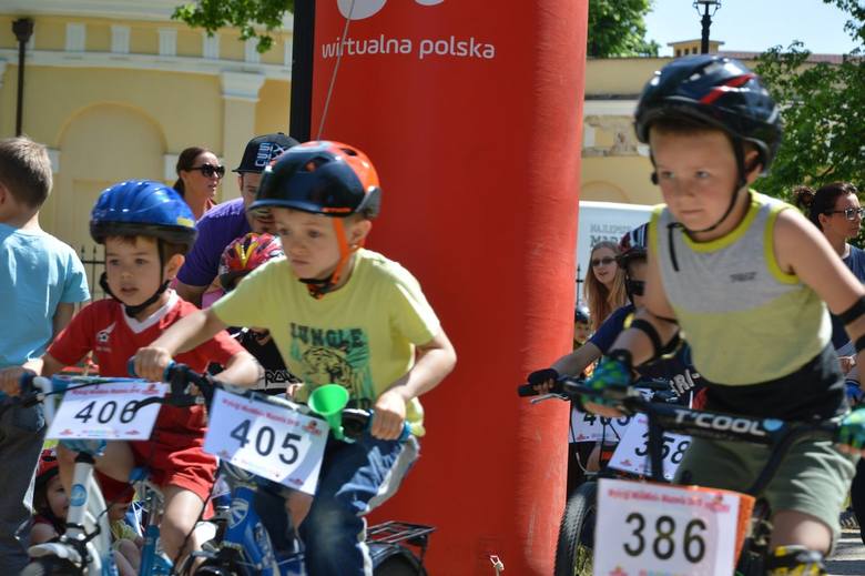Skierniewice ROAD RACE: najmłodsi kolarze rywalizowali w parku miejskim