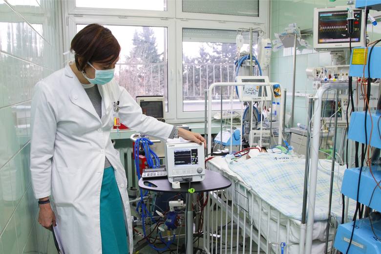 Pierwszym pacjentem, u którego w 2013 roku zastosowano w poznańskim szpitalu technikę ECMO poza oddziałem kardiochirurgii, był chory na "ptasią" grypę maleńki Franek.