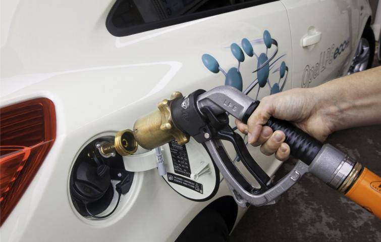 Nowe samochody na gaz LPG - porównanie cen i instalacji. Poradnik
