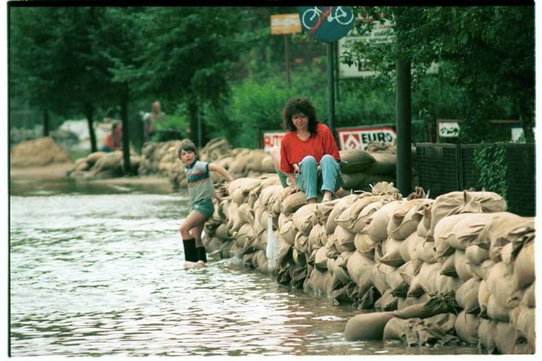 W 1997 roku w tych dniach rozpoczynała się powódź stulecia, tysiąclecia. Zobacz niezwykłe zdjęcia