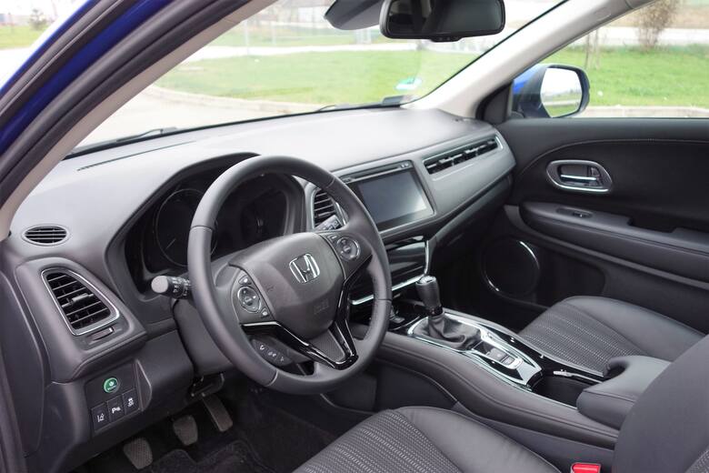 Honda HR-V - testW latach 1999 – 2006 Honda produkowała już model, który był oznaczony symbolem HR-V. Według dzisiejszych kryteriów był to samochód typu