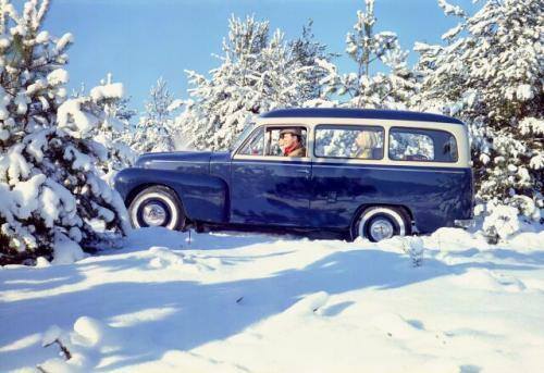 Fot. Volvo: Model PV 445 (1950 r.) czyli kombi. Praktyczni Szwedzi jako jedni z pierwszych w Europie docenili ten rodzaj nadwozia.