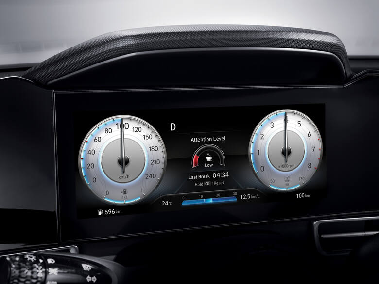 Hyundai Elantra Nowa, siódma generacja modelu Elantra została oparta na nowej platformie. Po raz pierwszy kompaktowy Hyundai dostępny będzie także z