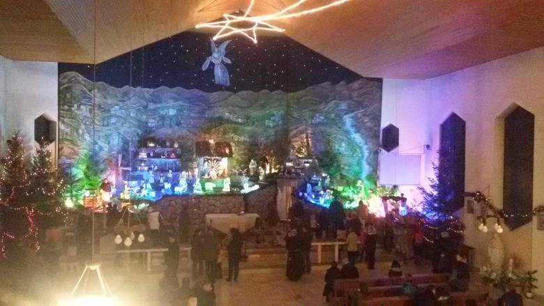 Szopka bożonarodzeniowa w kościele św. Jana Sarkandra u o. franciszkanów w Górkach Wielkich na Śląsku Cieszyńskim 