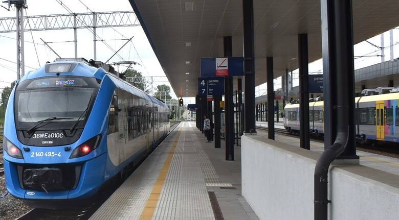 W ostatnich latach na stacjach i przystankach na linii Trzebinia - Oświęcim - Czechowice bardzo poprawił się komfort obsługi podróżnych