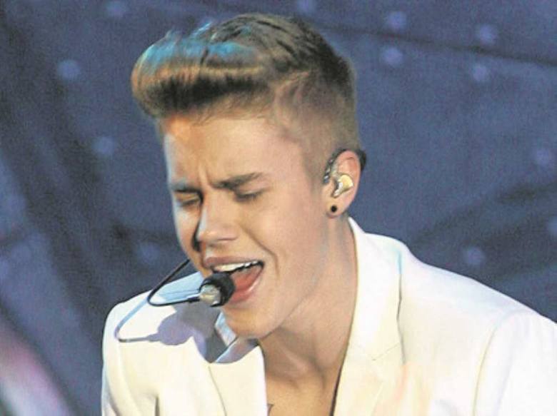 Justin Bieber zażyczył sobie jacuzzi i żelek, które można kupić tylko w USA