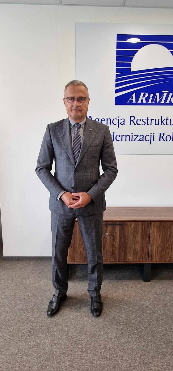 Wspólnie zmieniamy polską wieś - mówi JERZY RADOŃ, dyrektor Agencji Restrukturyzacji i Modernizacji Rolnictwa w Krakowie.