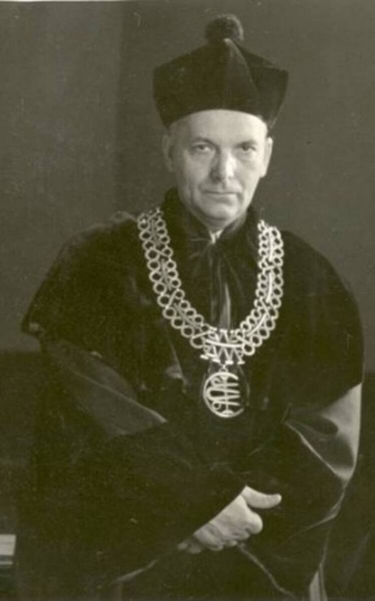 W latach 1956-1960 Józef Kubicz pełnił honory dziekana Wydziału Lekarskiego Akademii Medycznej we Wrocławiu.