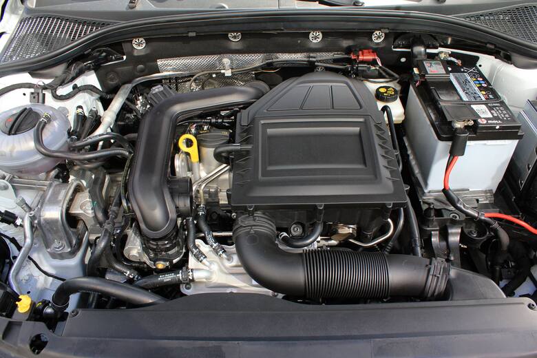 Skoda Octavia 2017 Najciekawszą nowością jest bez wątpienia 3-cylindrowa benzynowa jednostka napędowa 1.0 TSI zastępująca w ofercie 110-konny motor 1.2
