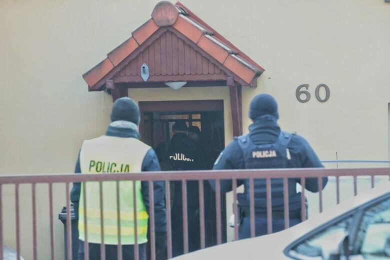 Policja przeszukała dom w podpoznańskiej miejscowości Czerwonak, 9 stycznia 2024 roku.