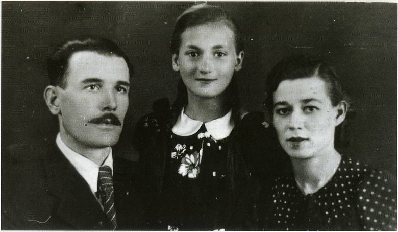 Zdjęcia ofiar egzekucji we wrześniu 1943 roku w Kolonii Grabówka